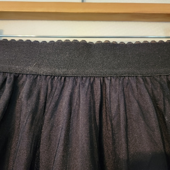 ❤️FINAL PRICE❤️ CLOSET CLOSING 11/30 Magic Brand Floral Embellished Skirt Size L - Picture 4 of 11